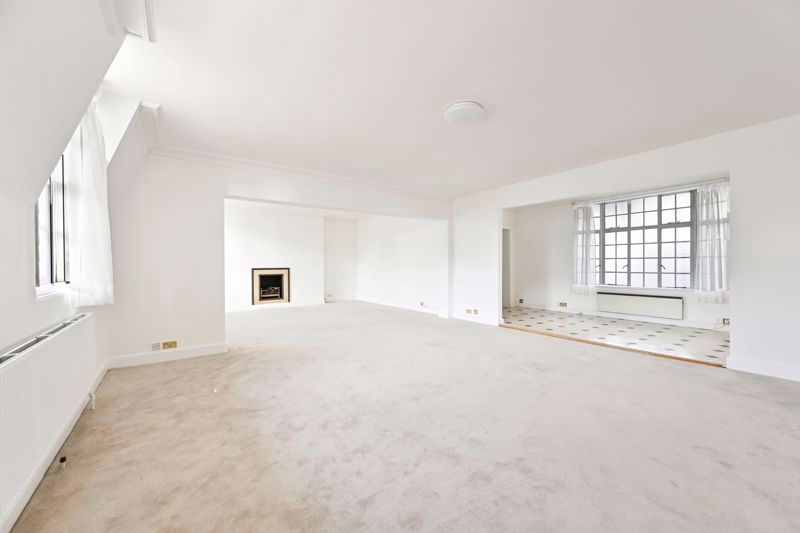 Property photo 3 of 27 Photo 8