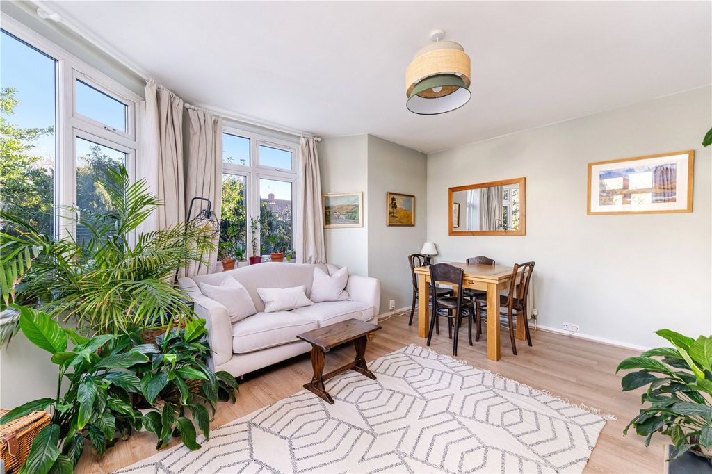 Property photo 2 of 9 Picture No. 36