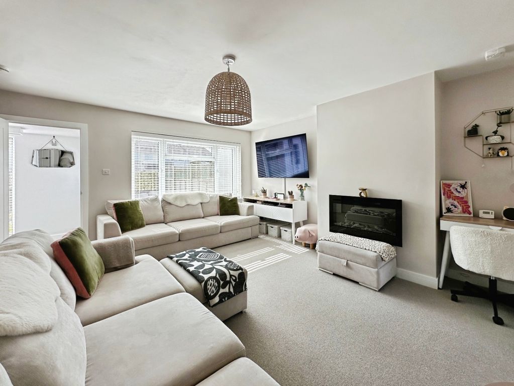 Property photo 2 of 20 4990605