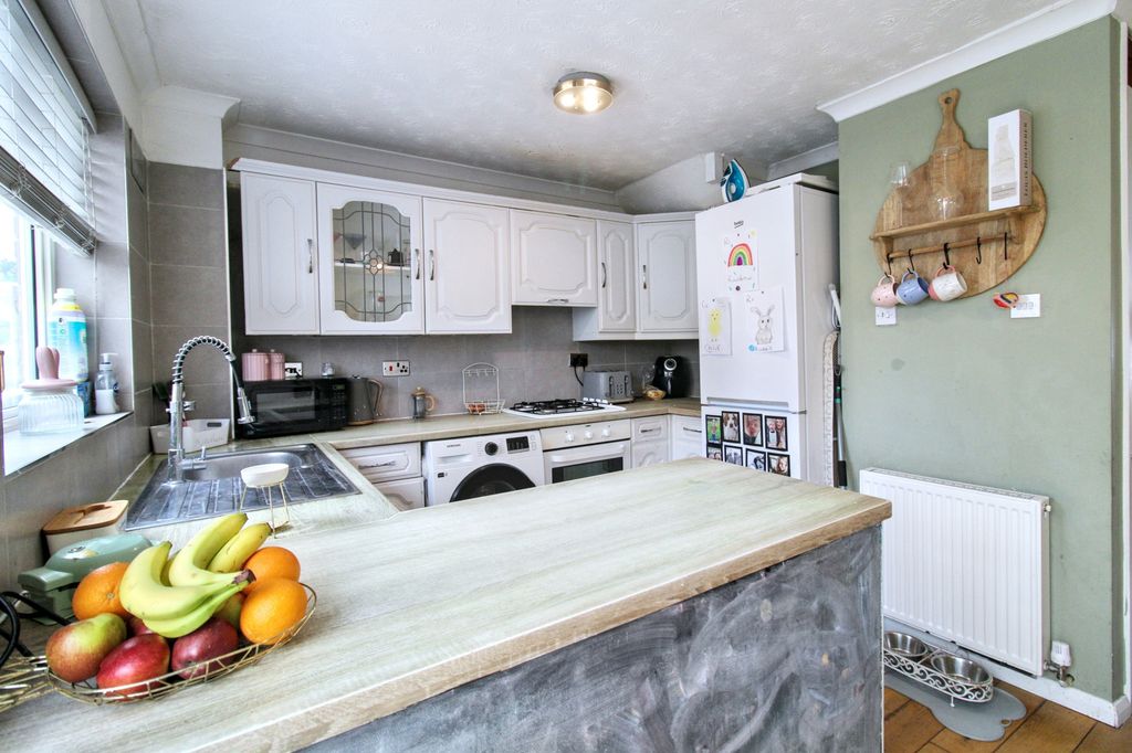 Property photo 2 of 12