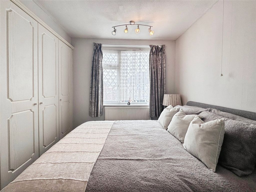 Property photo 2 of 19 Picture No. 71