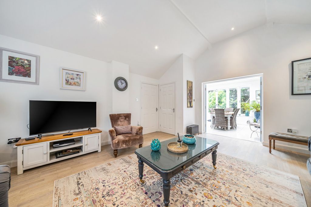 Property photo 2 of 20 1469804-10-6A202E...
