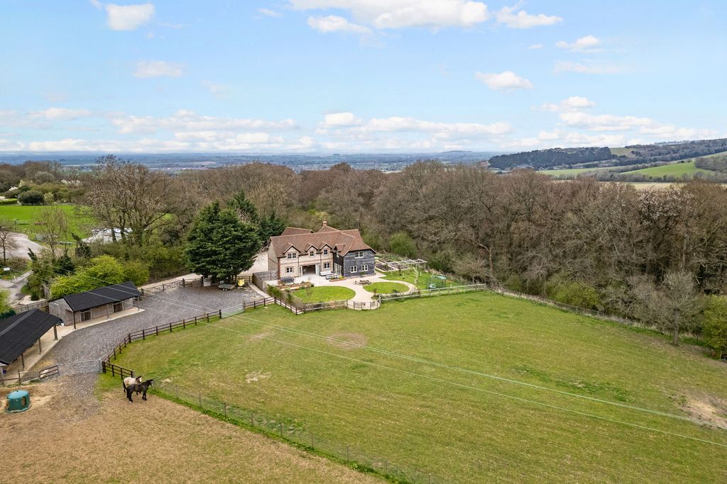 Property photo 1 of 31