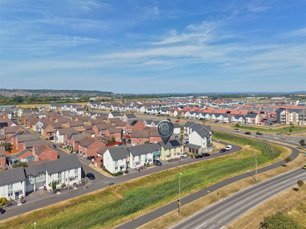 Property photo 2 of 21 Drone