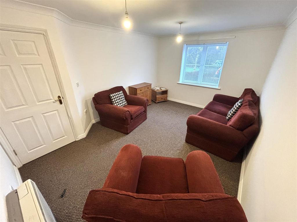 Property photo 2 of 12 Living Room