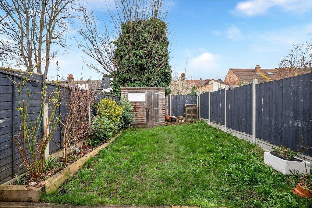 Property photo 3 of 16 Picture No. 17