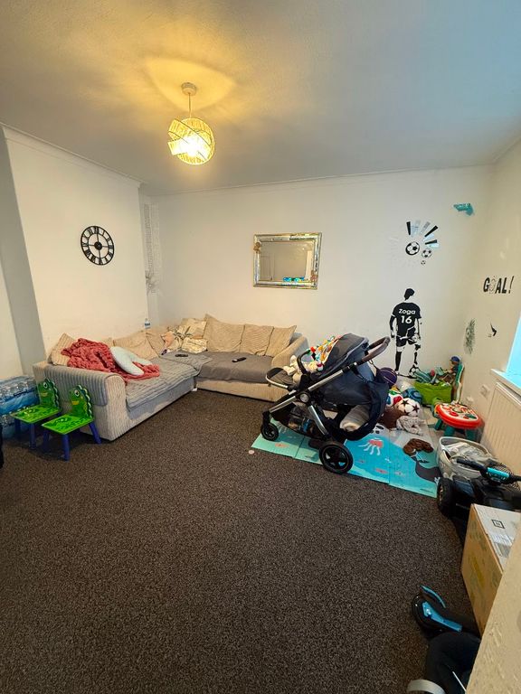 Property photo 2 of 8
