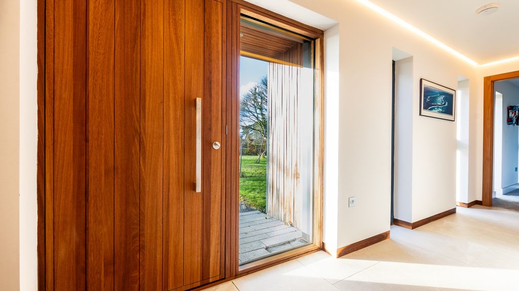 Property photo 2 of 43