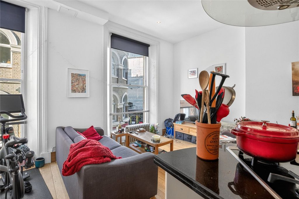 Property photo 2 of 9 Reception/Kitchen