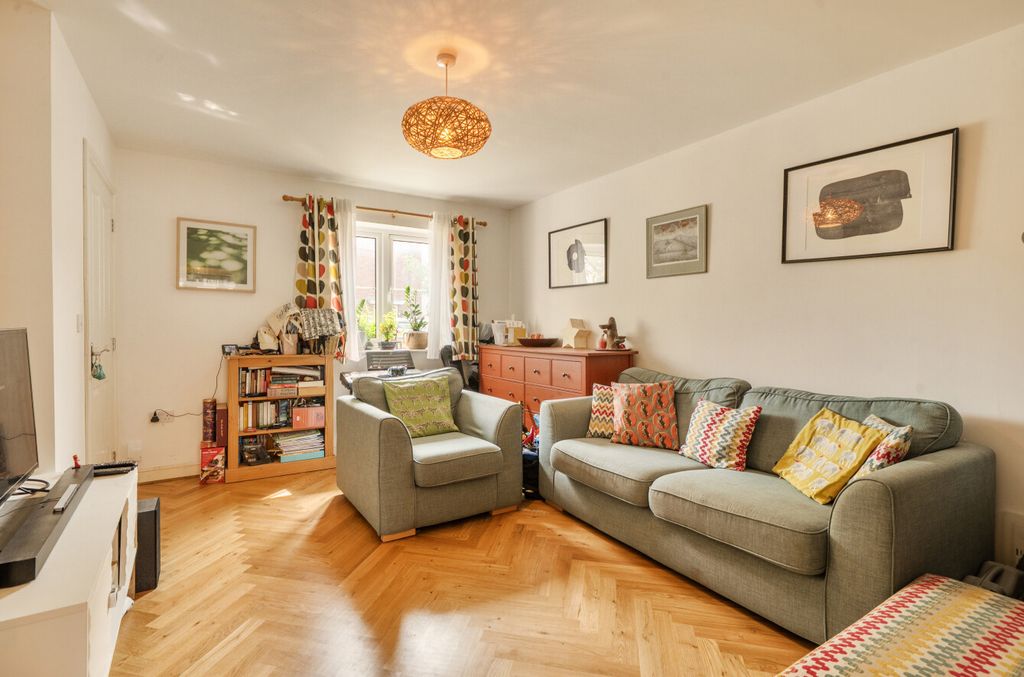 Property photo 2 of 15 Sitting Room