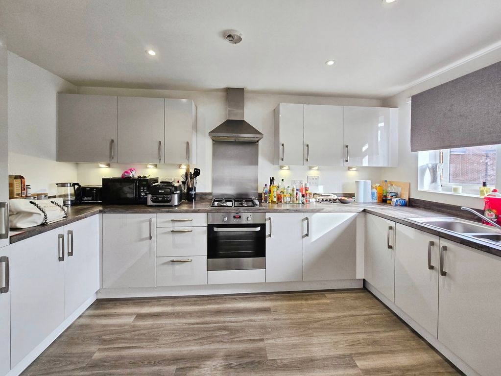 Property photo 3 of 11 Pbox-Img.Jpg