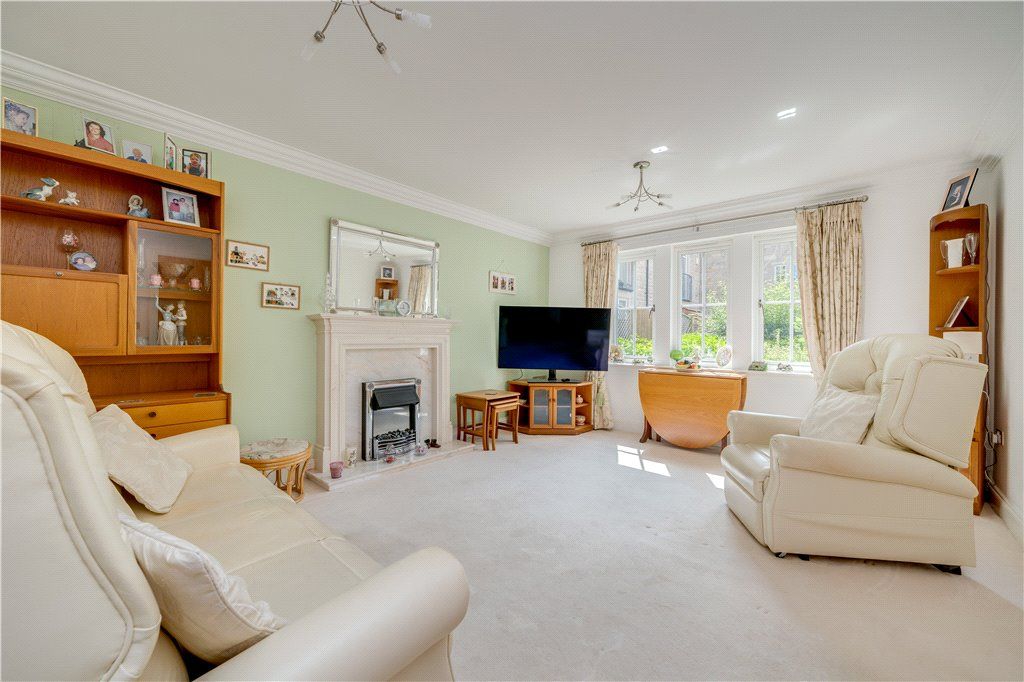 Property photo 2 of 12 Sitting Room