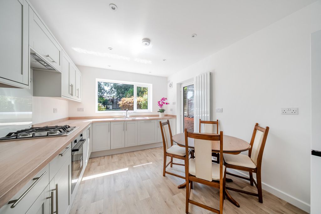 Property photo 3 of 15 29-6A6A2c9Bac730-...