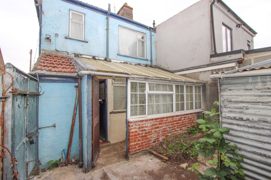 Property photo 3 of 23