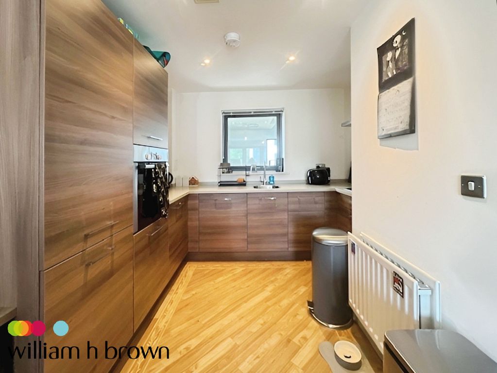 Property photo 3 of 6 Kitchen