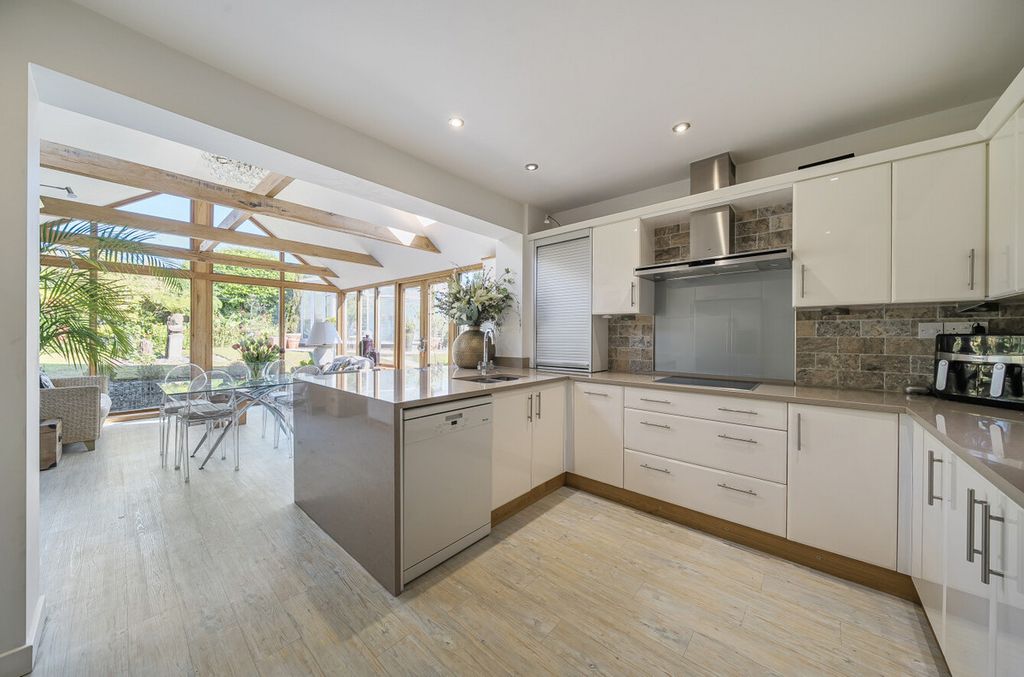 Property photo 3 of 26