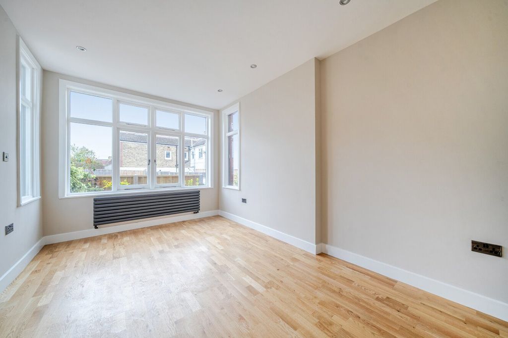 Property photo 2 of 10 Picture No. 02