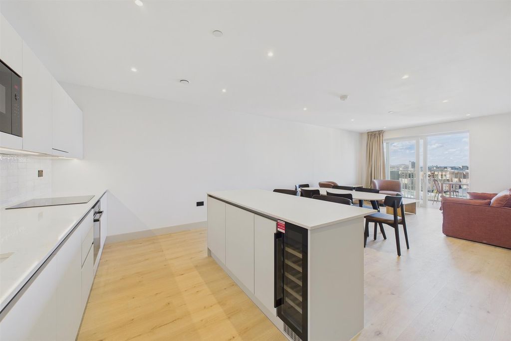 Property photo 3 of 17 0.Jpg