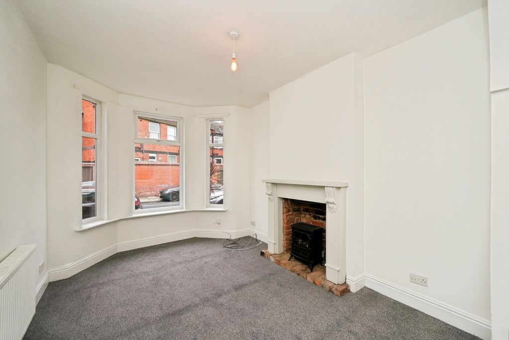 Property photo 2 of 16 Photo