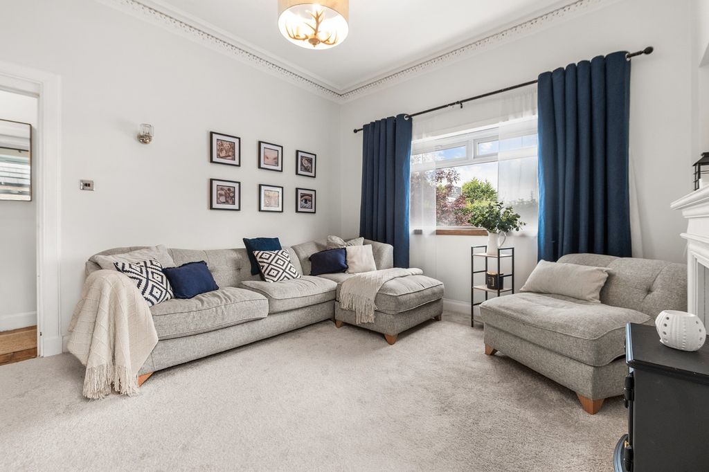 Property photo 3 of 21 4557317