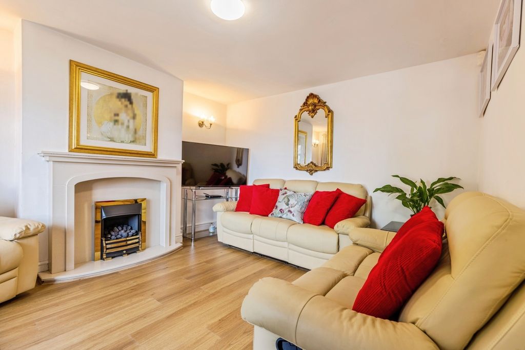 Property photo 2 of 25 Pbox-Img.Jpg