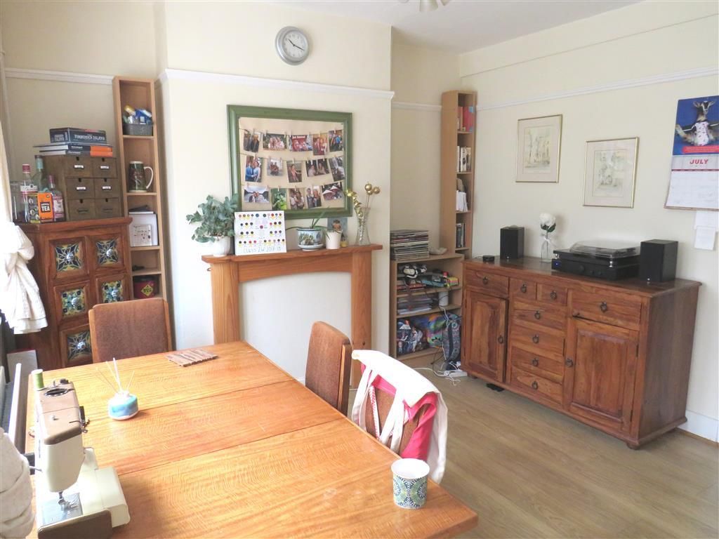 Property photo 3 of 10 Bedroom 2