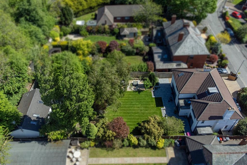 Property photo 2 of 31