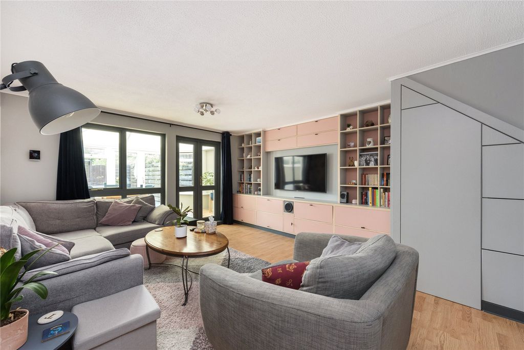 Property photo 2 of 14 Picture No. 18