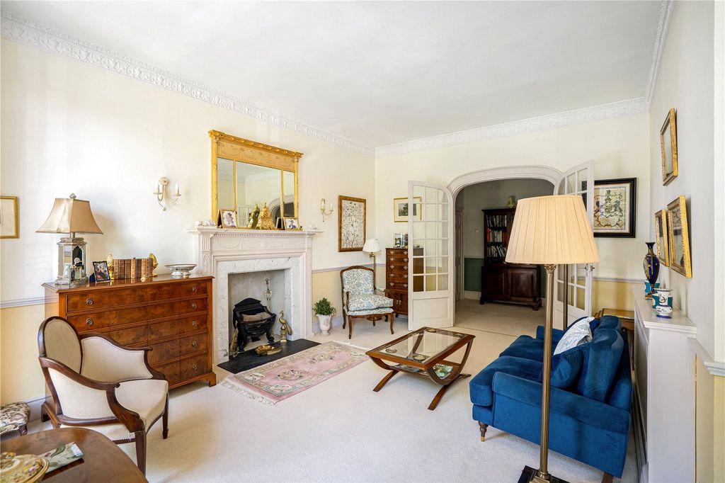 Property photo 3 of 16 Sitting Room
