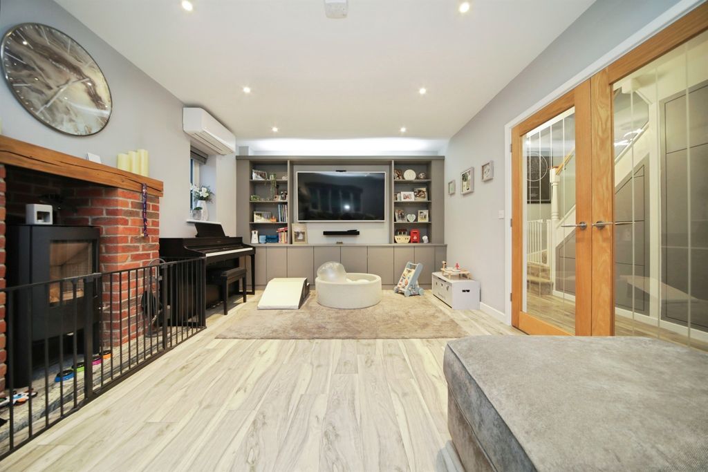 Property photo 3 of 22