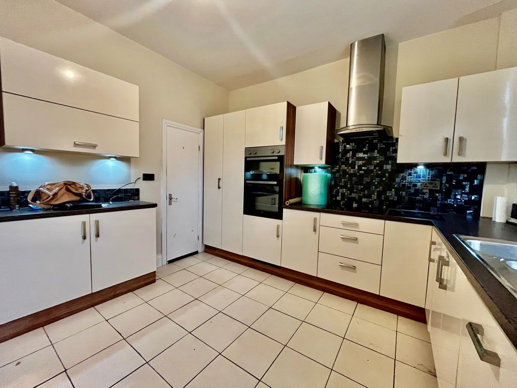 Property photo 2 of 9 Image