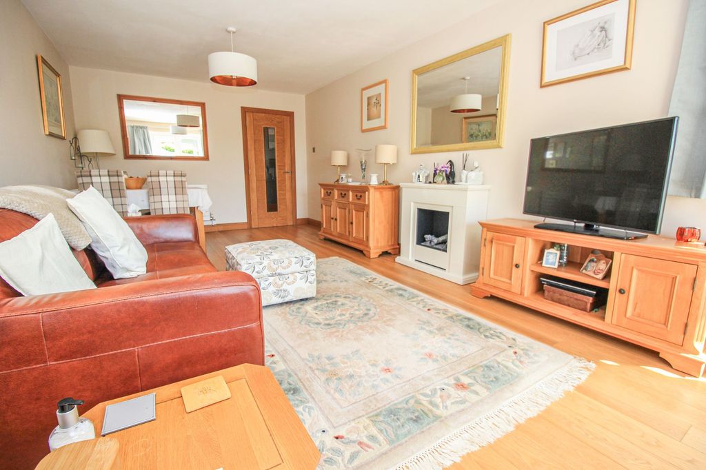Property photo 3 of 19