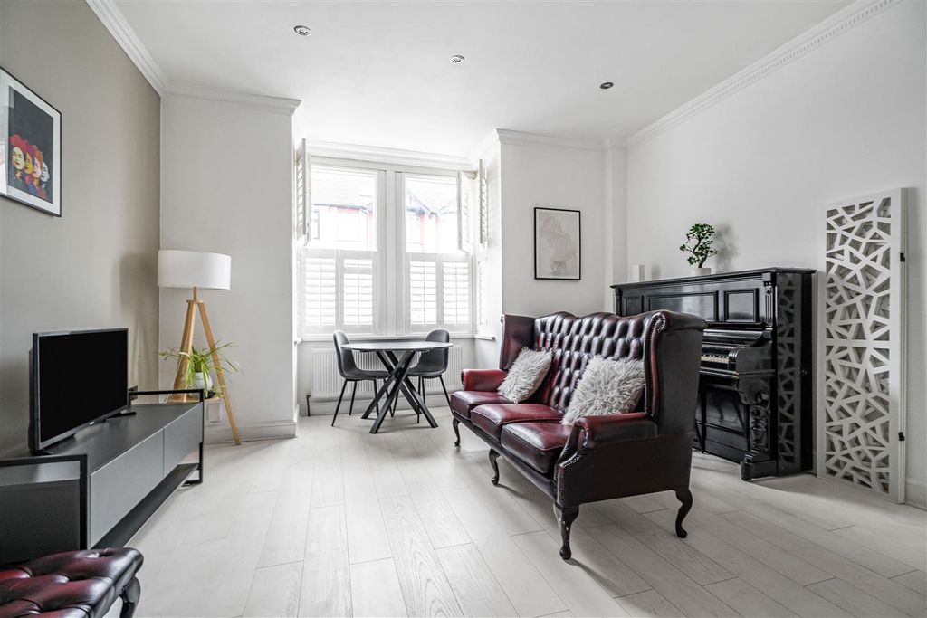 Property photo 2 of 21 2