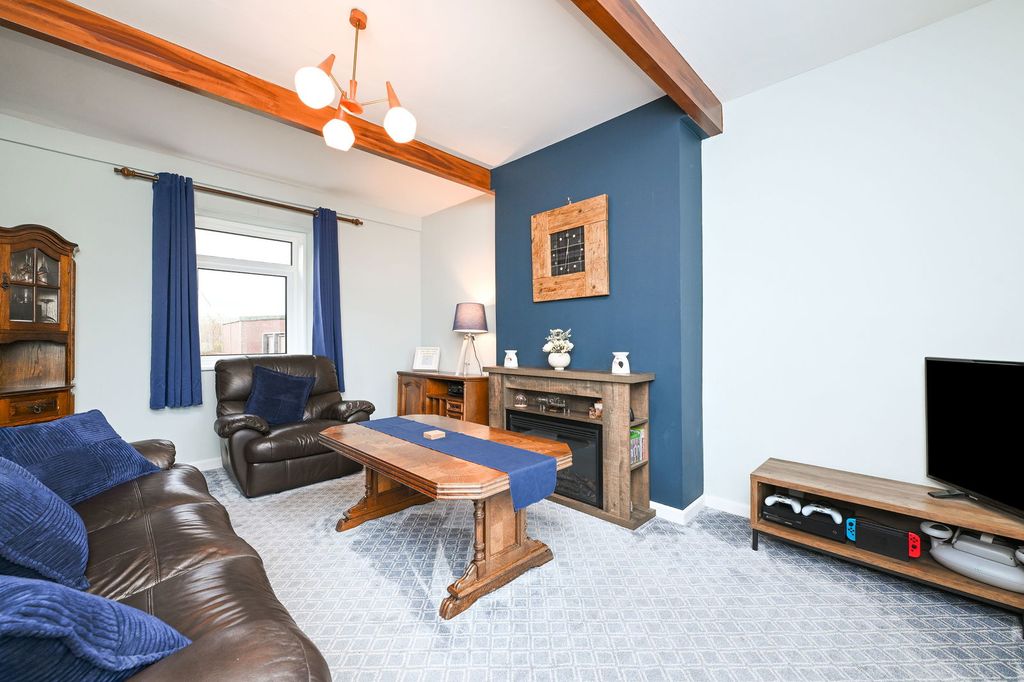 Property photo 3 of 36