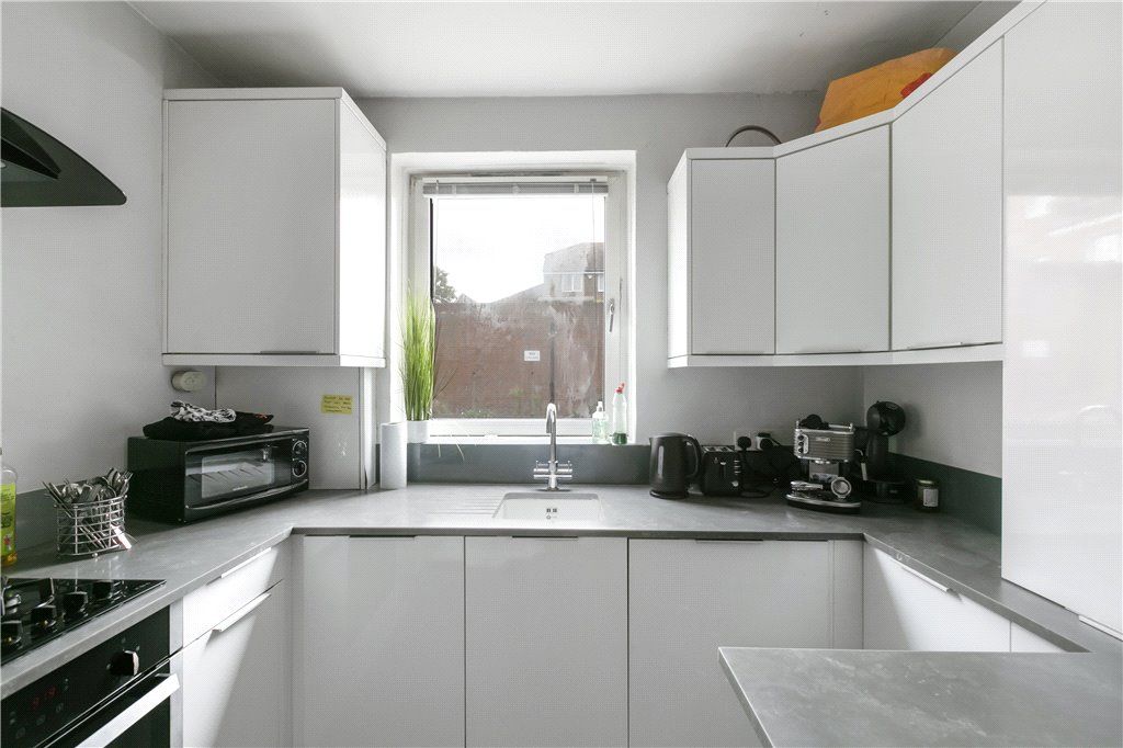 Property photo 3 of 12 Kitchen