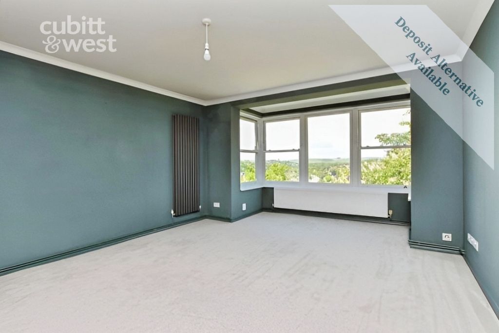Property photo 2 of 13 Lounge