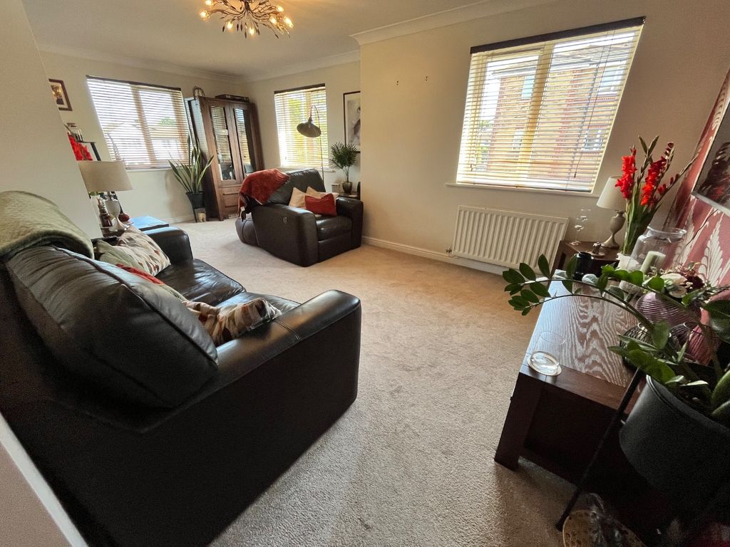 Property photo 2 of 9 4356892