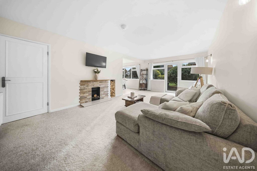 Property photo 3 of 31