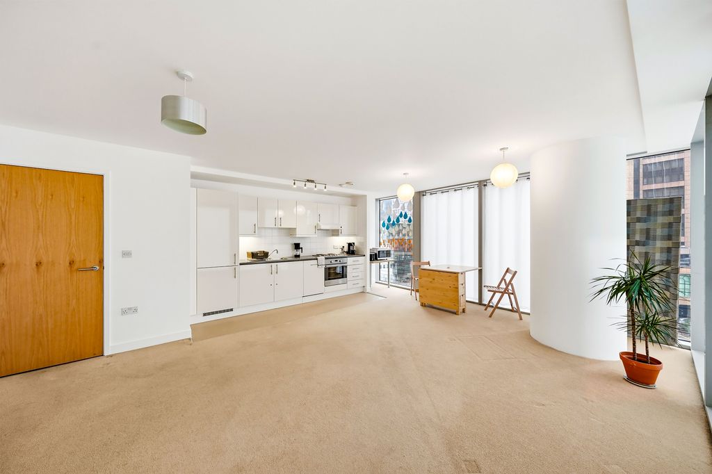 Property photo 3 of 33 Photos-25.Jpg