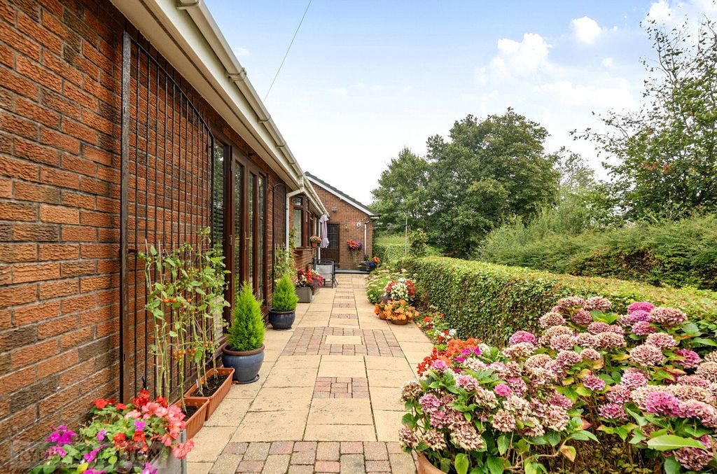 Property photo 3 of 21 Picture No. 14