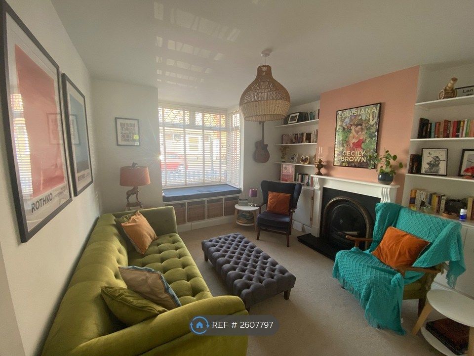 Property photo 1 of 9 Living Room