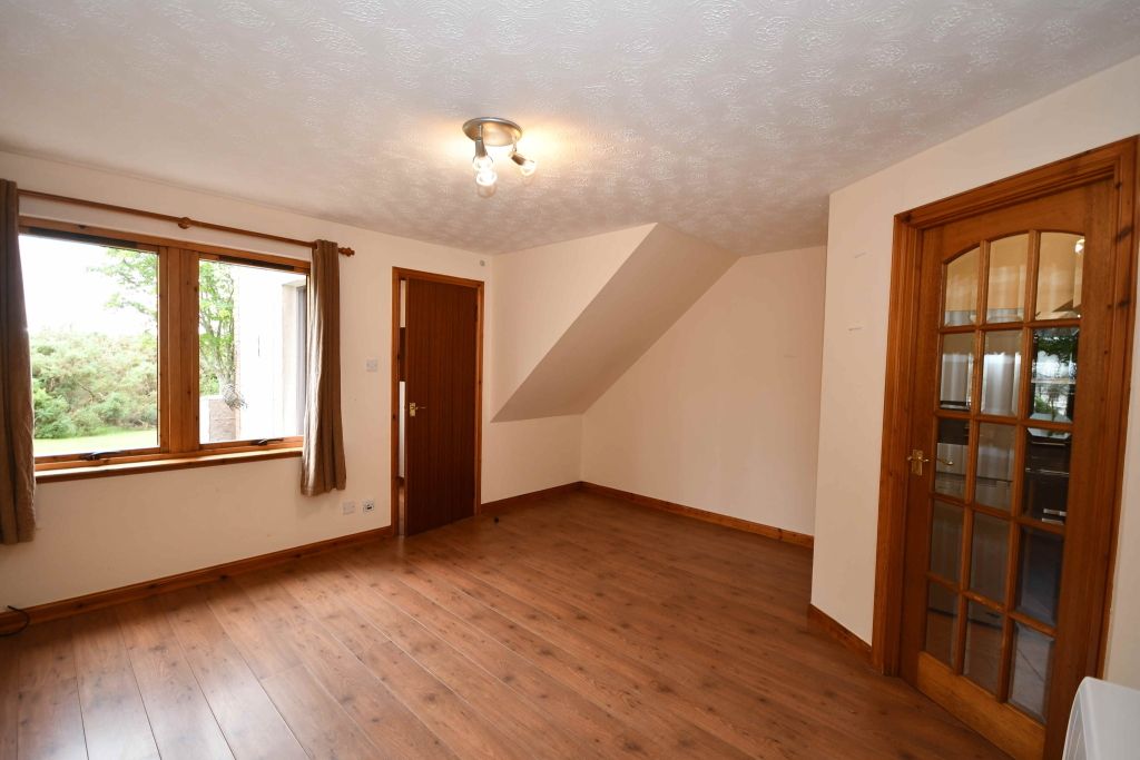 Property photo 1 of 8 Photo