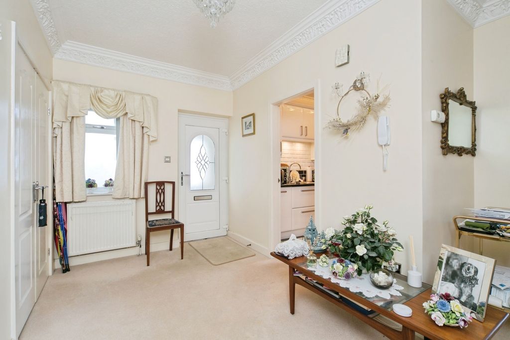Property photo 2 of 20 Pbox-Img.Jpg