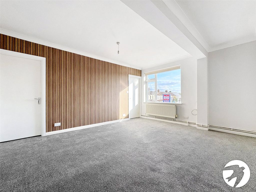 Property photo 2 of 10 Picture No. 04