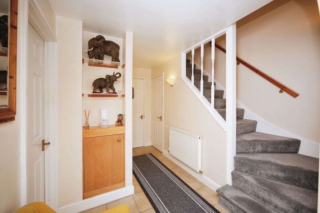 Property photo 2 of 15 Hallway