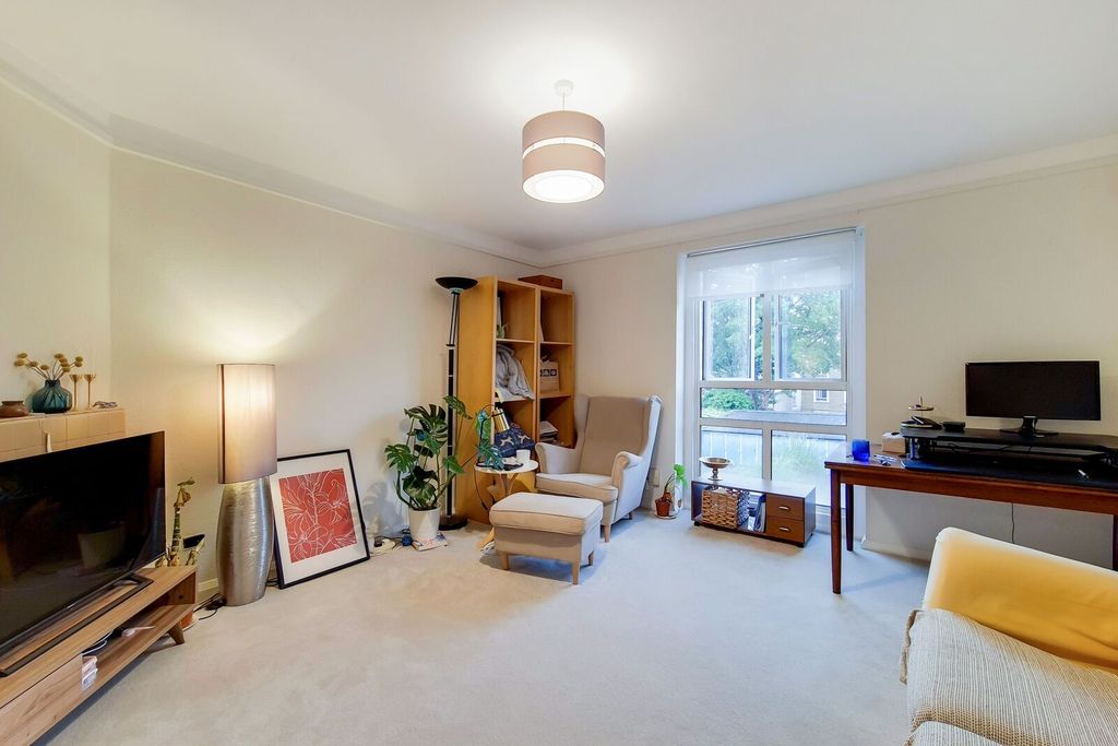 Property photo 3 of 8