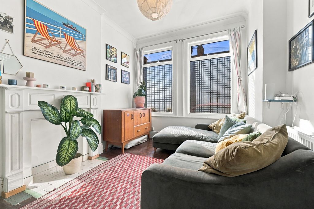 Property photo 2 of 22 7