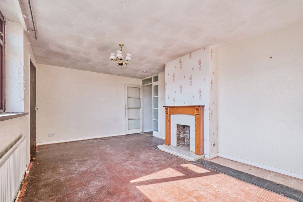 Property photo 2 of 17 Photo