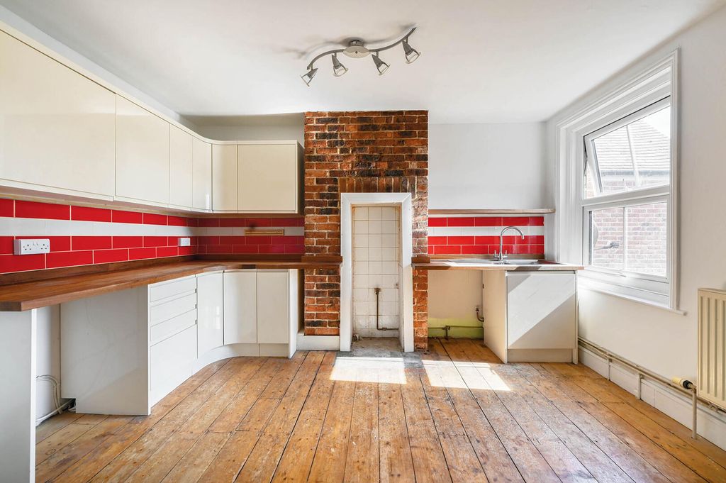 Property photo 1 of 20 Kitchen