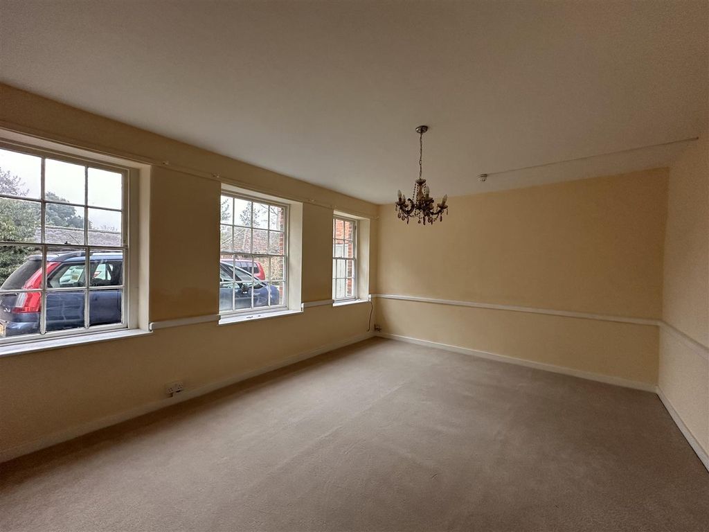 Property photo 2 of 9 Tempimage6Wozln.Jpg
